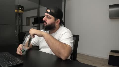 Snapshot of dravenpeak chatting on October 16, 2025, 12:11 am DravenPeak online show from October 16, 2025, 12:11 am