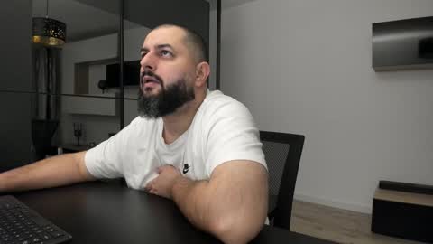 Snapshot of dravenpeak chatting on October 20, 2025, 10:43 pm DravenPeak online show from October 20, 2025, 10:43 pm