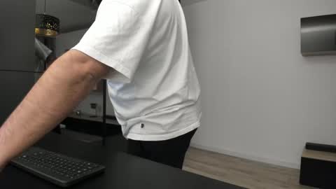 Snapshot of dravenpeak chatting on October 31, 2025, 4:57 am DravenPeak online show from October 31, 2025, 4:57 am