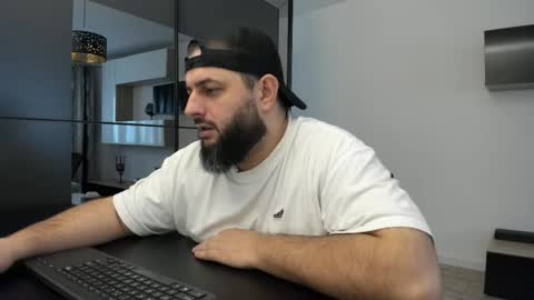 Snapshot of dravenpeak chatting on November 9, 2025, 2:15 pm DravenPeak online show from November 9, 2025, 2:15 pm