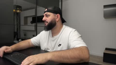 Snapshot of dravenpeak chatting on November 20, 2025, 9:03 pm DravenPeak online show from November 20, 2025, 9:03 pm