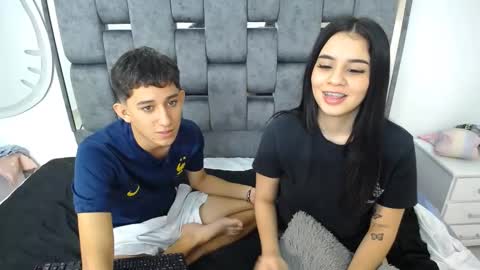 Snapshot of dravith_and_valery chatting on February 1, 2025, 4:03 am -- nicolle and jhon -- online show from February 1, 2025, 4:03 am