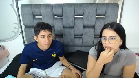 Snapshot of dravith_and_valery chatting on February 14, 2025, 10:38 am -- nicolle and jhon -- online show from February 14, 2025, 10:38 am