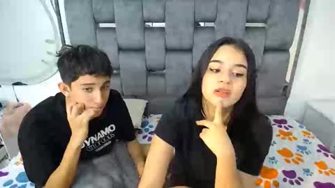 Snapshot of dravith_and_valery chatting on February 19, 2025, 4:44 am -- nicolle and jhon -- online show from February 19, 2025, 4:44 am