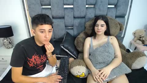 Snapshot of dravith_and_valery chatting on February 27, 2025, 1:59 am -- nicolle and jhon -- online show from February 27, 2025, 1:59 am