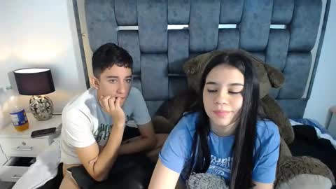 Snapshot of dravith_and_valery chatting on March 5, 2025, 8:21 am -- nicolle and jhon -- online show from March 5, 2025, 8:21 am