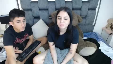 Snapshot of dravith_and_valery chatting on March 6, 2025, 8:41 am -- nicolle and jhon -- online show from March 6, 2025, 8:41 am