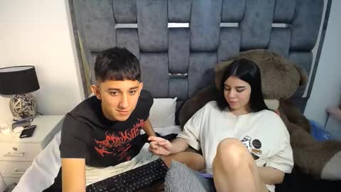 Snapshot of dravith_and_valery chatting on March 12, 2025, 9:02 am -- nicolle and jhon -- online show from March 12, 2025, 9:02 am