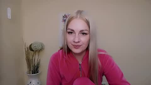 dream_dolly_ online show from September 19, 2025, 12:50 pm