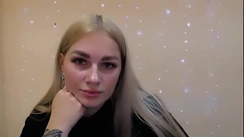 dream_dolly_ online show from October 2, 2025, 10:33 am