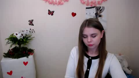 Mari online show from April 11, 2026, 7:02 am