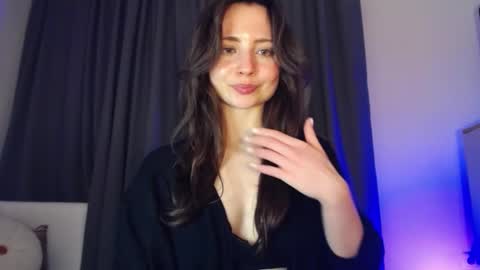 Nicole online show from March 5, 2025, 6:23 pm