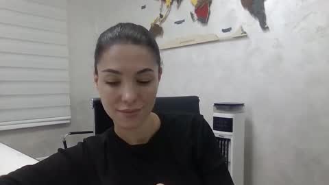 dream_petal_ online show from February 12, 2026, 12:00 pm