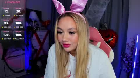 Snapshot of dreamaise chatting on October 30, 2025, 1:56 pm  Mary   pvt open    use pink and blue app lovense online show from October 30, 2025, 1:56 pm