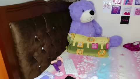 Snapshot of dreameyez chatting on February 20, 2026, 6:41 pm Dreameyes online show from February 20, 2026, 6:41 pm