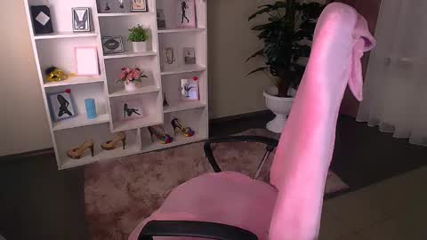 Snapshot of dreamfate chatting on December 15, 2024, 5:10 pm DreamFate online show from December 15, 2024, 5:10 pm