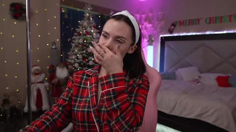 Sarah online show from December 26, 2024, 1:18 am