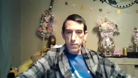 dreamguy38 online show from November 22, 2025, 5:39 am