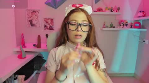 dreamleah_ online show from October 13, 2025, 4:01 am