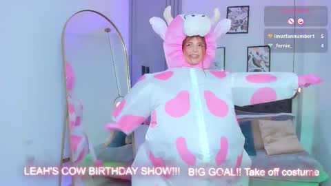 dreamleah_ online show from October 24, 2025, 5:59 am