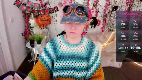 Luna online show from November 1, 2025, 9:39 pm