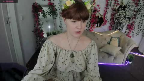 Luna online show from November 8, 2025, 8:40 pm