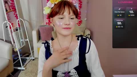 Luna online show from November 27, 2025, 8:44 pm