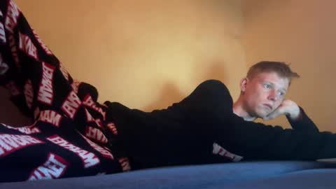 dreamy_devi1 online show from April 12, 2026, 6:02 pm