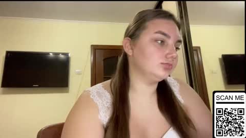 Snapshot of dreamyblushfairy chatting on November 11, 2025, 3:39 am Mila online show from November 11, 2025, 3:39 am