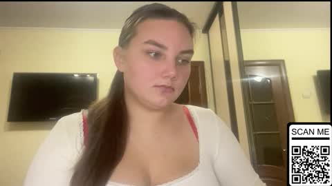 Snapshot of dreamyblushfairy chatting on November 17, 2025, 3:29 pm Mila online show from November 17, 2025, 3:29 pm