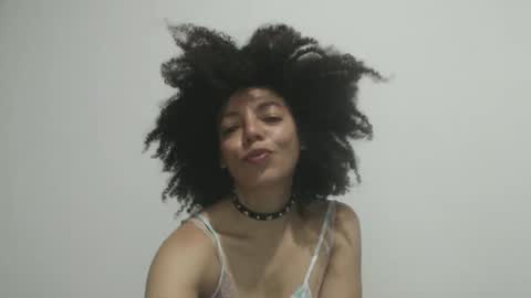 Snapshot of dreamylatina chatting on May 4, 2026, 1:45 am DreamyLatina online show from May 4, 2026, 1:45 am