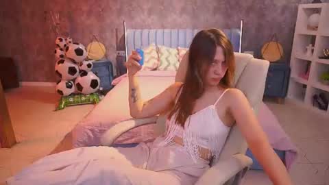 Lina online show from July 16, 2026, 7:09 pm