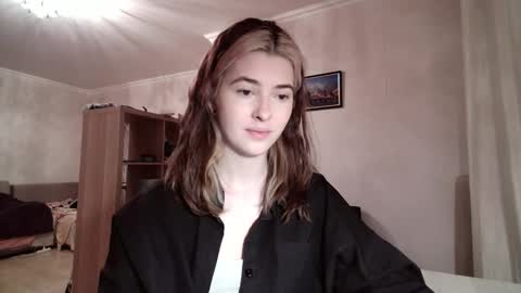 Snapshot of dremazwahlen chatting on February 5, 2026, 4:11 pm Dia online show from February 5, 2026, 4:11 pm