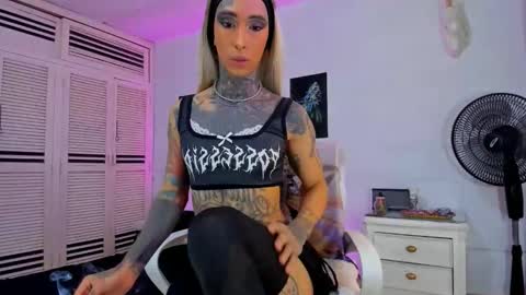 drippyorlove online show from December 4, 2025, 2:26 pm