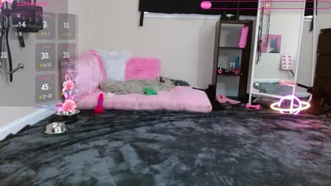 Snapshot of droolybambi chatting on October 28, 2025, 9:17 pm Bambi online show from October 28, 2025, 9:17 pm