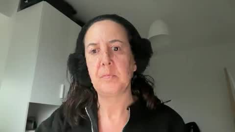 Snapshot of drresa chatting on February 6, 2026, 7:02 am Dr. Resa online show from February 6, 2026, 7:02 am