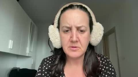 Snapshot of drresa chatting on February 8, 2026, 7:34 am Dr. Resa online show from February 8, 2026, 7:34 am