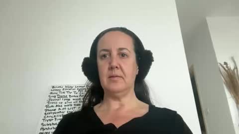 Snapshot of drresa chatting on February 12, 2026, 7:36 am Dr. Resa online show from February 12, 2026, 7:36 am