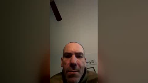 Snapshot of dryjerkoff chatting on December 23, 2025, 2:42 am dryjerkoff online show from December 23, 2025, 2:42 am