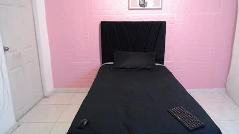 dulce1609 online show from November 26, 2025, 8:10 pm