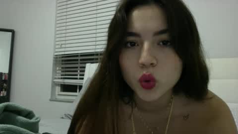 Snapshot of dulce2922 chatting on December 7, 2024, 7:16 am dulce2922 online show from December 7, 2024, 7:16 am