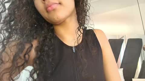  Dulce Candy  online show from September 15, 2025, 12:49 pm