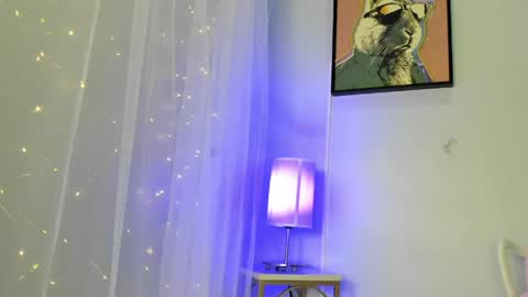 dulce__fiore07 online show from May 25, 2026, 12:00 pm