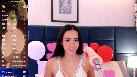 dulce_charm_ online show from February 14, 2025, 6:29 pm