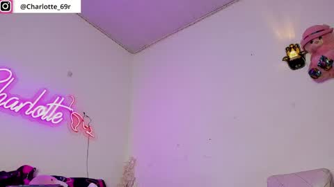 Snapshot of dulce_hot33 chatting on May 28, 2026, 8:33 am dulce_hot33 online show from May 28, 2026, 8:33 am