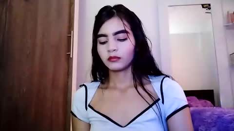 Snapshot of dulce_lucero chatting on February 3, 2025, 5:56 pm dulce_lucero online show from February 3, 2025, 5:56 pm