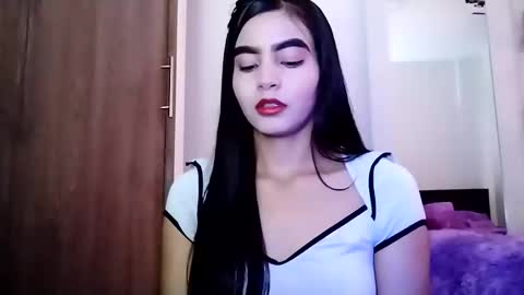 Snapshot of dulce_lucero chatting on February 16, 2025, 3:59 pm dulce_lucero online show from February 16, 2025, 3:59 pm