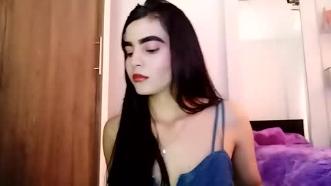 Snapshot of dulce_lucero chatting on February 24, 2025, 5:42 pm dulce_lucero online show from February 24, 2025, 5:42 pm