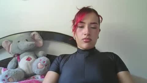 dulce_xiara online show from April 4, 2026, 6:38 pm