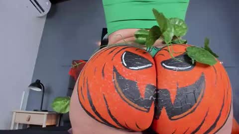 Snapshot of dulceaurora_ chatting on October 31, 2025, 2:45 am DULCE AURORA online show from October 31, 2025, 2:45 am